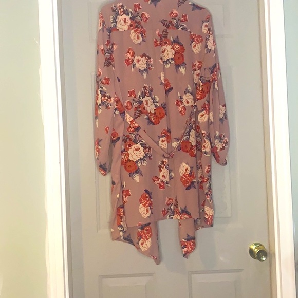 FLORAL TOP - Picture 4 of 5